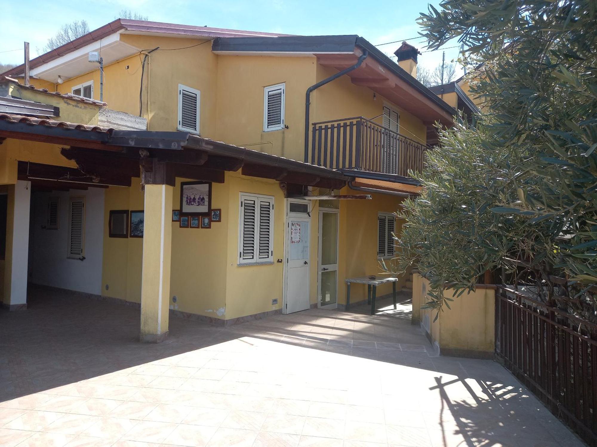 B&B A Casa Di Mario San Severino Lucano Buitenkant foto